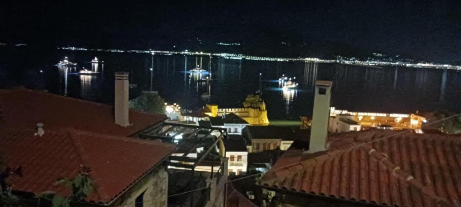Stone Clock'S House Apartamento Nafpaktos Exterior foto