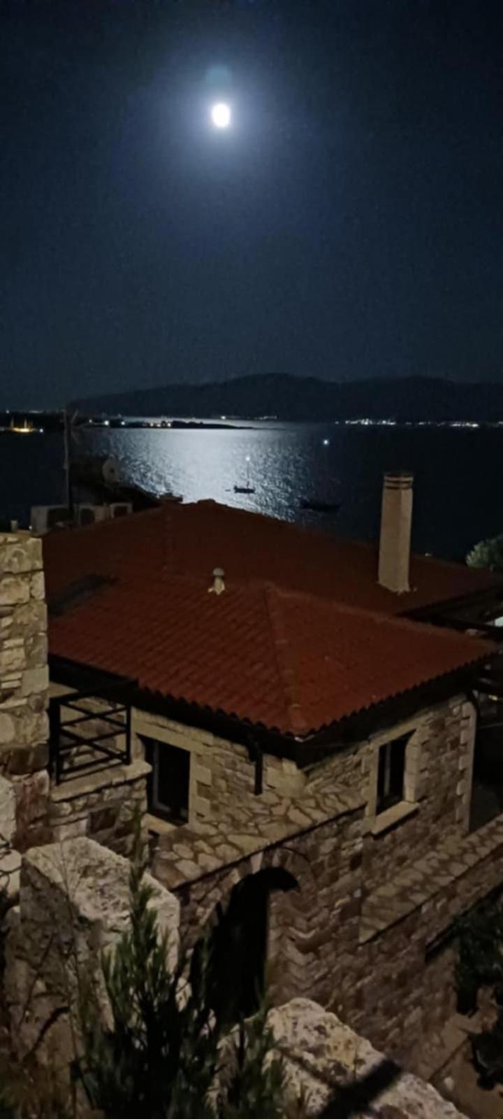 Stone Clock'S House Apartamento Nafpaktos Exterior foto