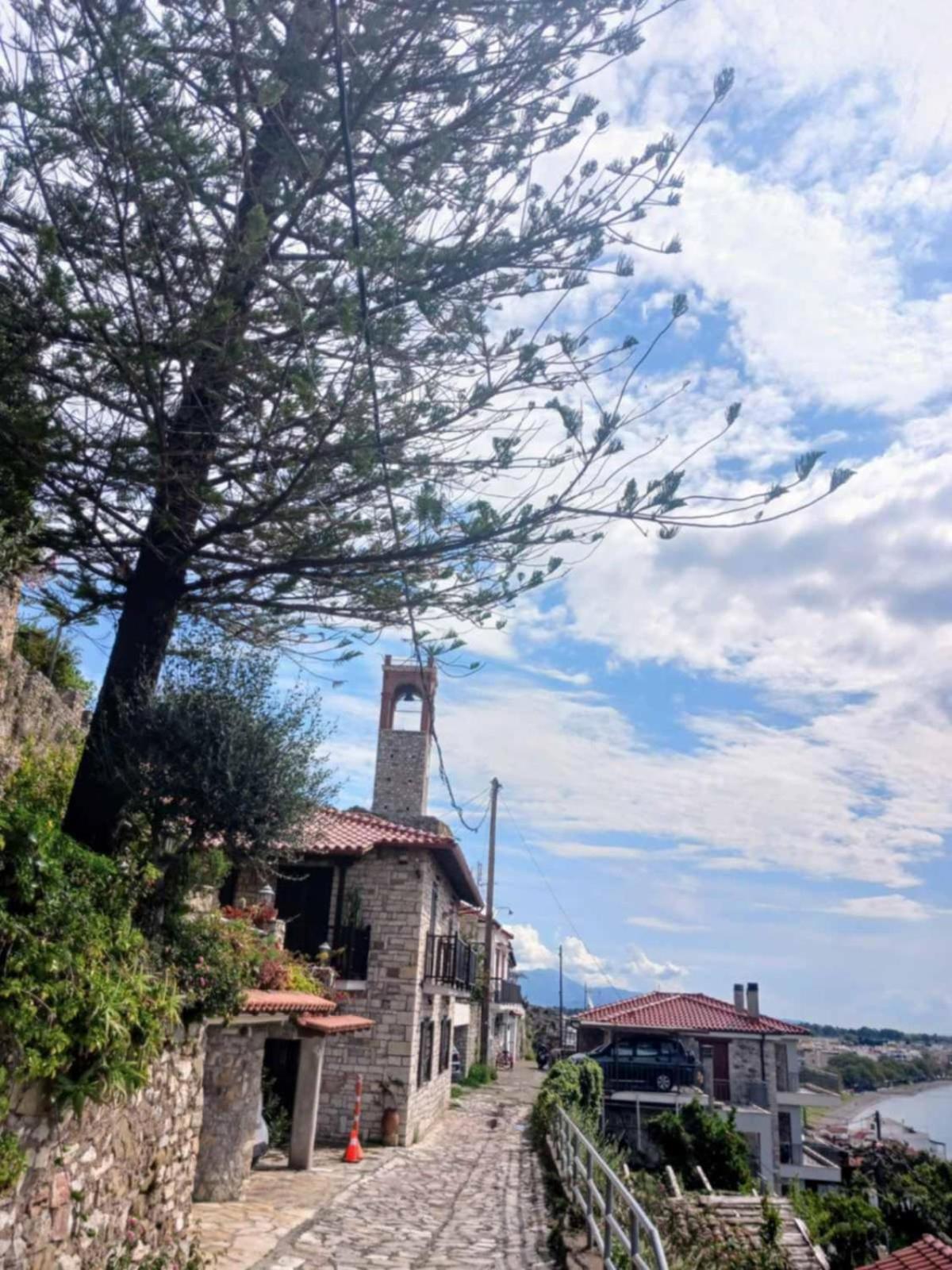Stone Clock'S House Apartamento Nafpaktos Exterior foto